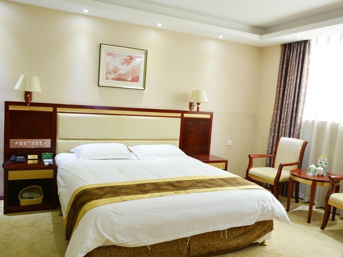 Greentree Alliance Guangxi Hezhou Babu District Lingfeng Square Hotel Eksteriør billede